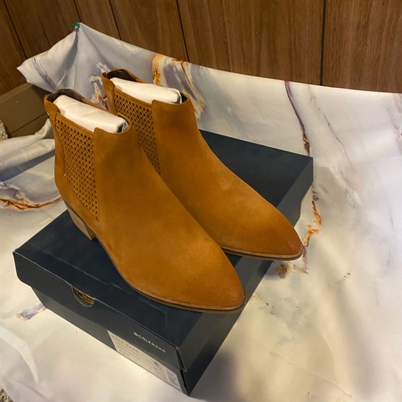 New! Cole Haan Val Pointed Toe Bootie 9 1/2B - Picture 3 of 7